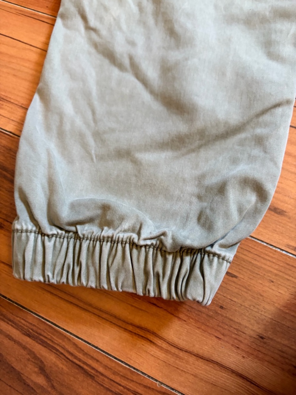 American Eagle green joggers - Picture 3 of 6